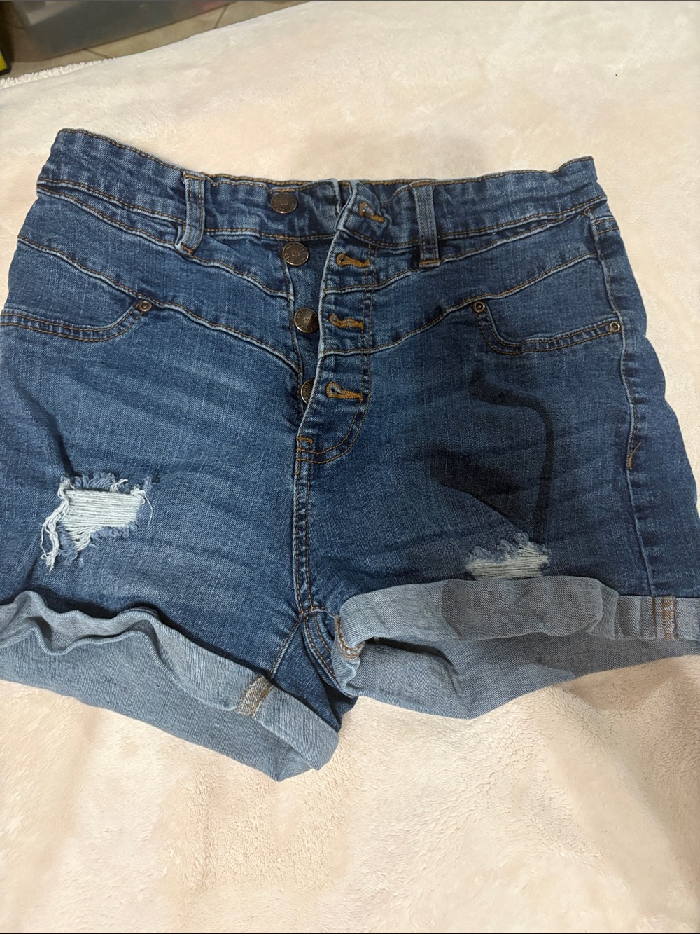 High-Waist Rolled Hem Distressed Denim Shorts - Blue
